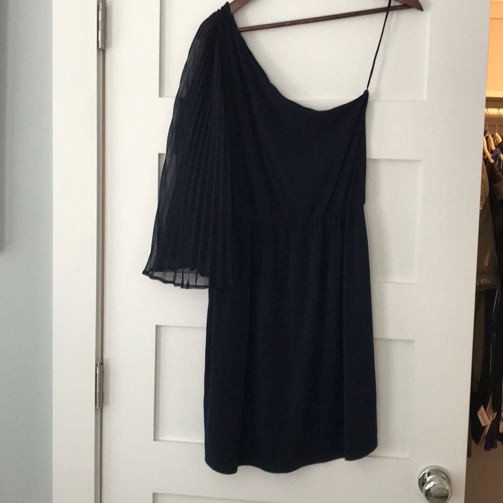 Alice and Olivia navy one sleeve dress